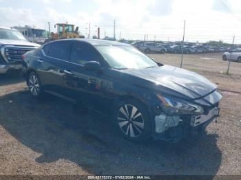  Salvage Nissan Altima