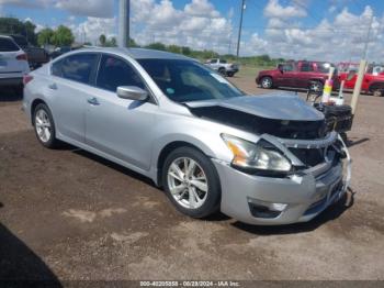  Salvage Nissan Altima