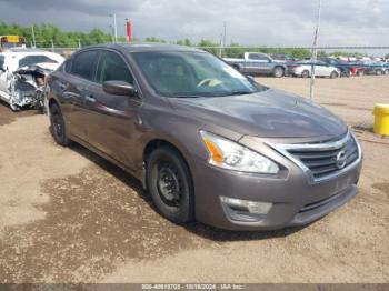  Salvage Nissan Altima