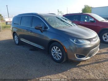  Salvage Chrysler Pacifica