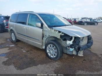  Salvage Chrysler Town & Country