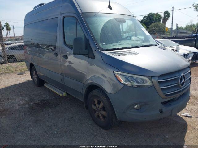  Salvage Mercedes-Benz Sprinter 2500