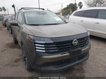  Salvage Nissan Kicks