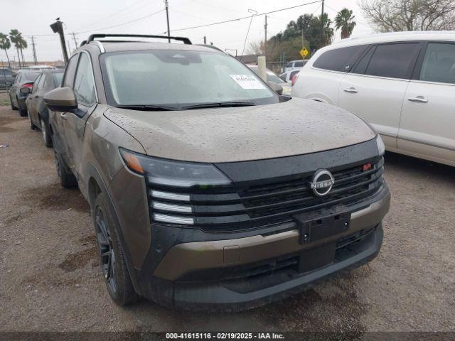  Salvage Nissan Kicks