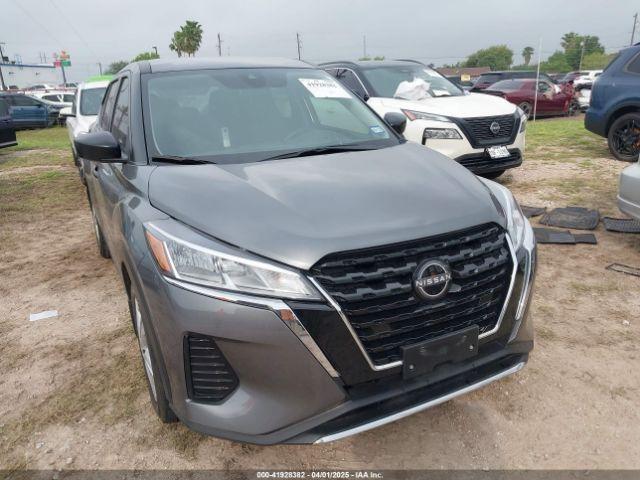  Salvage Nissan Kicks