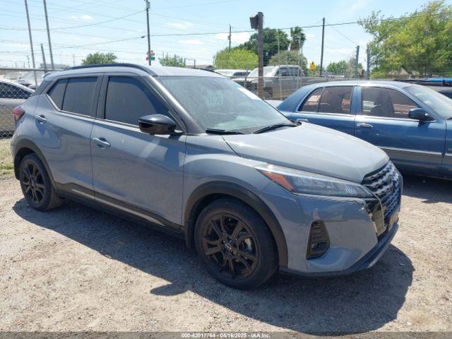  Salvage Nissan Kicks