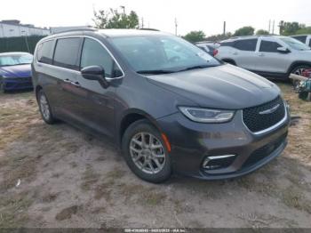  Salvage Chrysler Pacifica