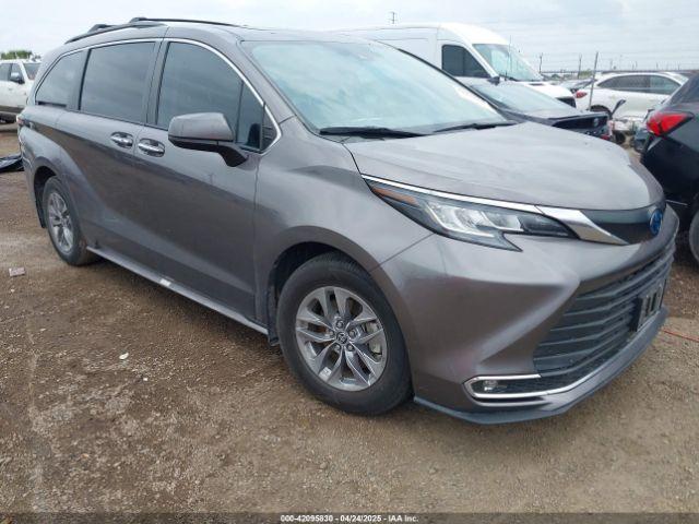  Salvage Toyota Sienna