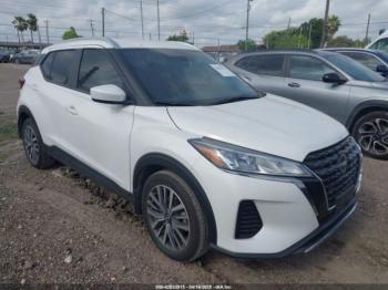  Salvage Nissan Kicks