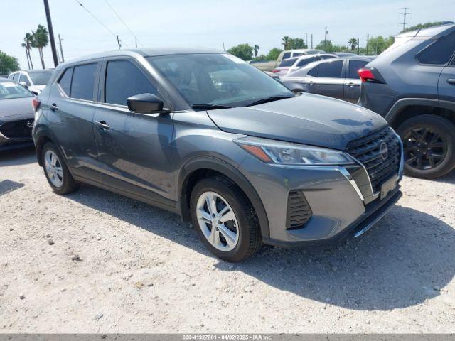  Salvage Nissan Kicks
