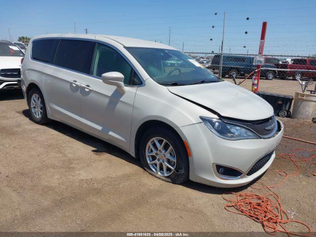  Salvage Chrysler Pacifica
