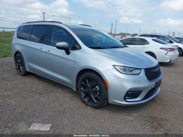  Salvage Chrysler Pacifica