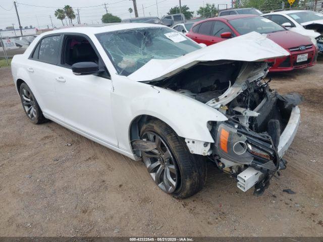  Salvage Chrysler 300