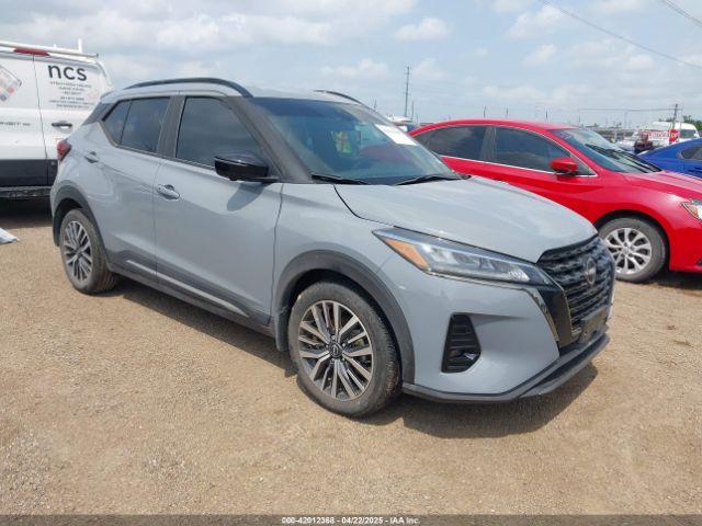  Salvage Nissan Kicks