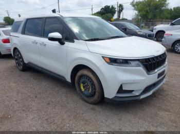  Salvage Kia Carnival