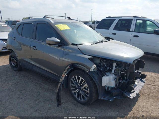  Salvage Nissan Kicks