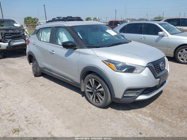  Salvage Nissan Kicks