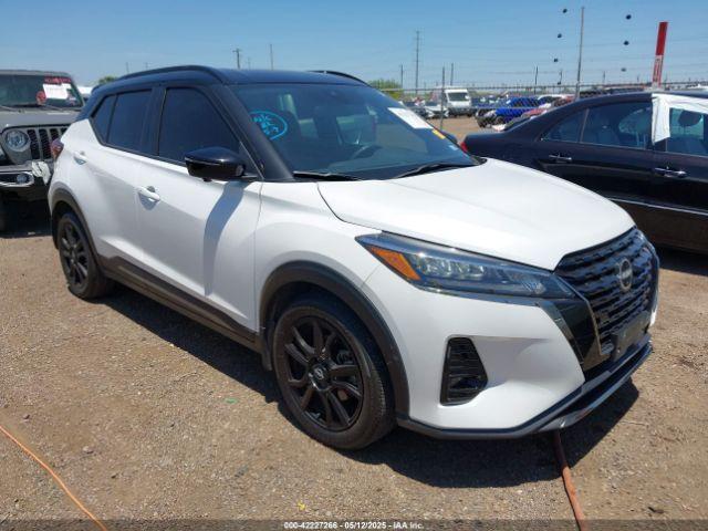  Salvage Nissan Kicks