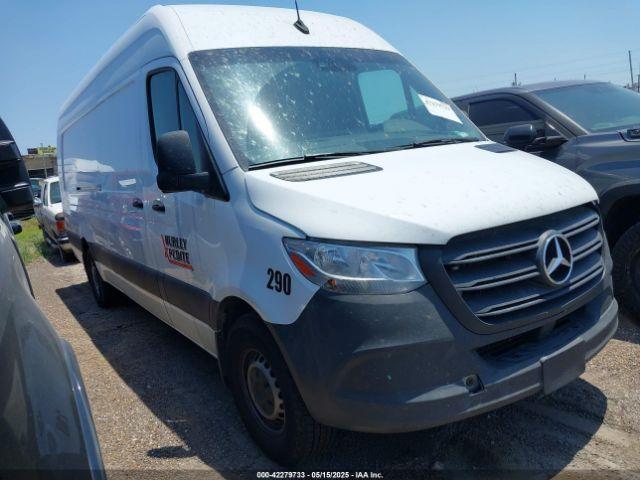  Salvage Mercedes-Benz Sprinter 2500