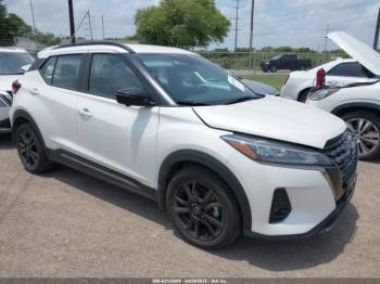  Salvage Nissan Kicks