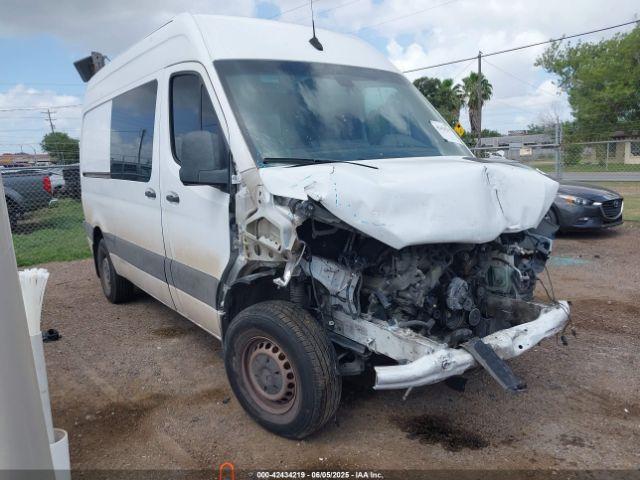  Salvage Mercedes-Benz Sprinter 2500