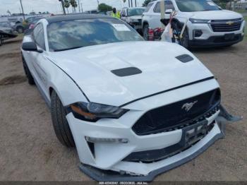  Salvage Ford Mustang