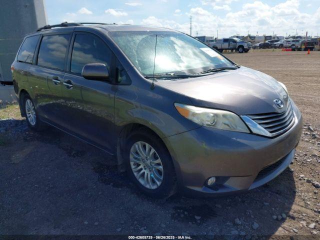  Salvage Toyota Sienna