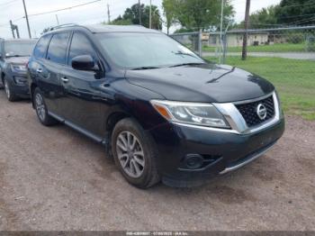  Salvage Nissan Pathfinder