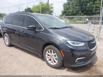  Salvage Chrysler Pacifica