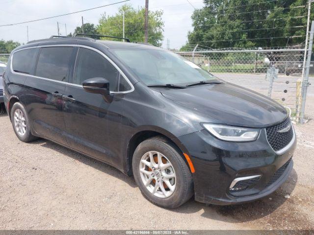 Salvage Chrysler Pacifica