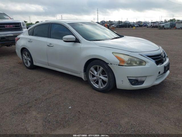  Salvage Nissan Altima
