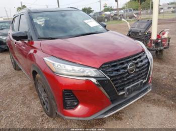  Salvage Nissan Kicks