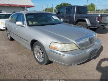  Salvage Lincoln Towncar
