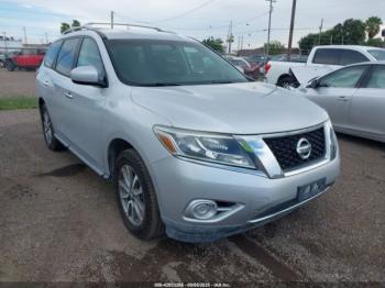  Salvage Nissan Pathfinder
