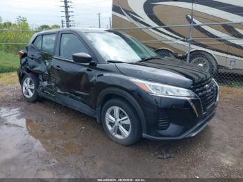  Salvage Nissan Kicks