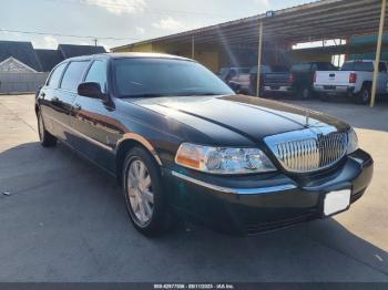  Salvage Lincoln Towncar