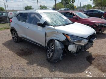  Salvage Nissan Kicks