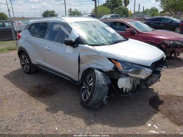  Salvage Nissan Kicks