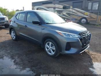 Salvage Nissan Kicks Play