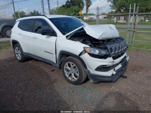  Salvage Jeep Compass