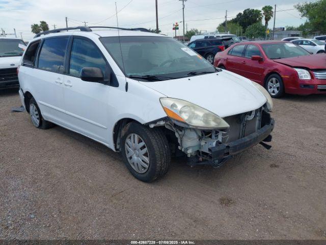  Salvage Toyota Sienna