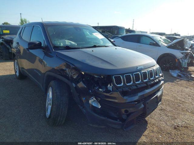  Salvage Jeep Compass