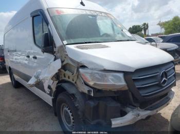  Salvage Mercedes-Benz Sprinter 2500