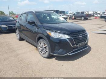  Salvage Nissan Kicks