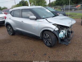  Salvage Nissan Kicks