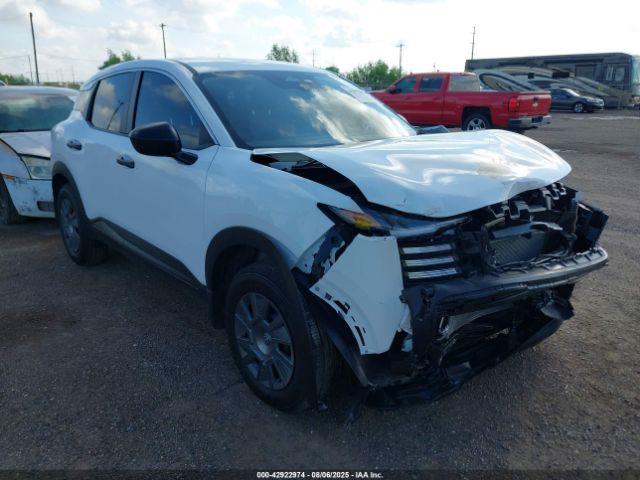  Salvage Nissan Kicks