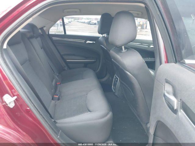 Chrysler 300 Touring Image 11