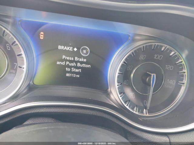 Chrysler 300 Touring Image 3