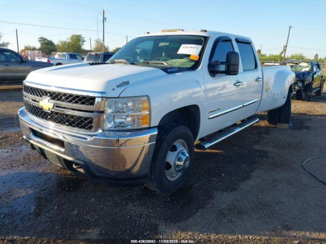 Chevrolet Silverado 3500 Work Truck Image 4