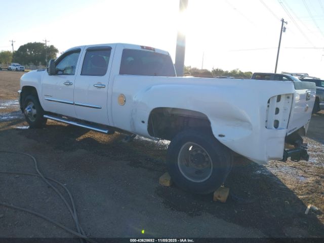 Chevrolet Silverado 3500 Work Truck Image 3